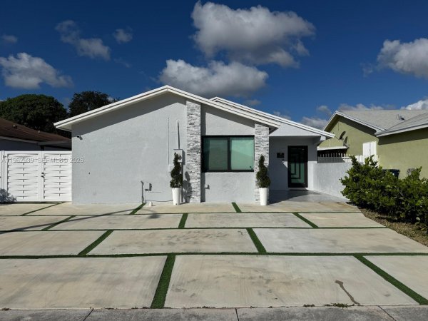 19234 SW 121st Ct Miami, FL 33177
