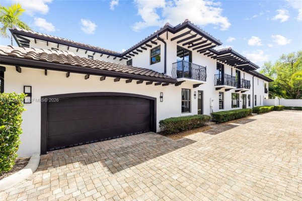 3020 Mcdonald St #22 Miami, FL 33133