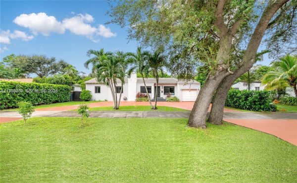 160 South Dr Miami Springs, FL 33166