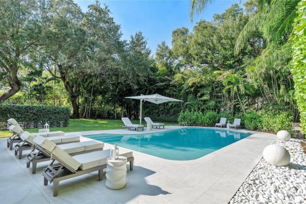 641 Island Rd Miami, FL 33137