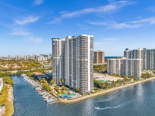 3530 Mystic Pointe Dr #114 Aventura, FL 33180