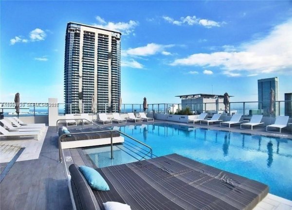 1010 Brickell Ave #3211 Miami, FL 33131