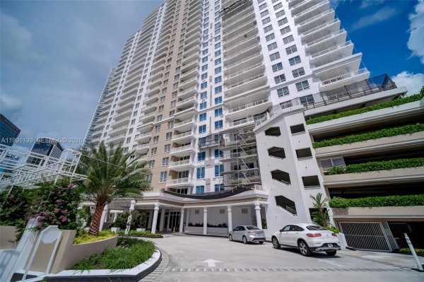 801 Brickell Key Blvd #2502 Miami, FL 33131