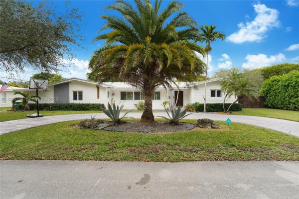 7305 SW 123rd Ter Pinecrest, FL 33156