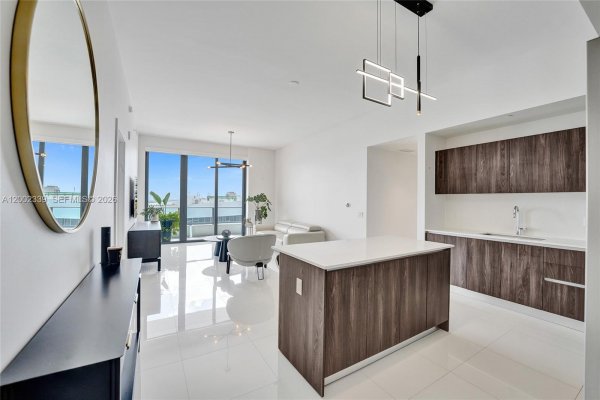 2960 NE 207th St #1205 Aventura, FL 33180