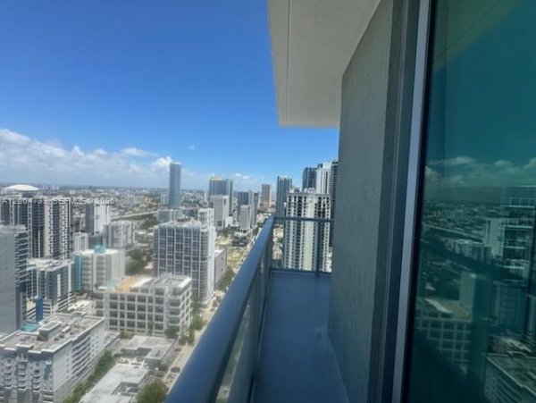 79 SW 12th St #2403-S Miami, FL 33130