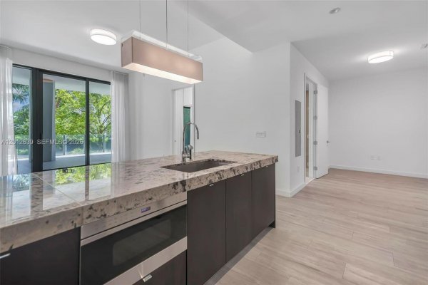2831 S Bayshore Dr #402 Miami, FL 33133