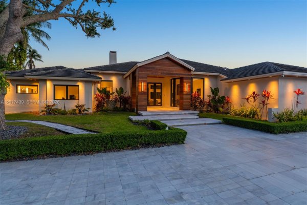 10040 SW 124th St Miami, FL 33176