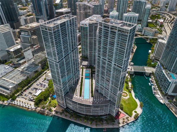 495 Brickell Ave #409 Miami, FL 33131