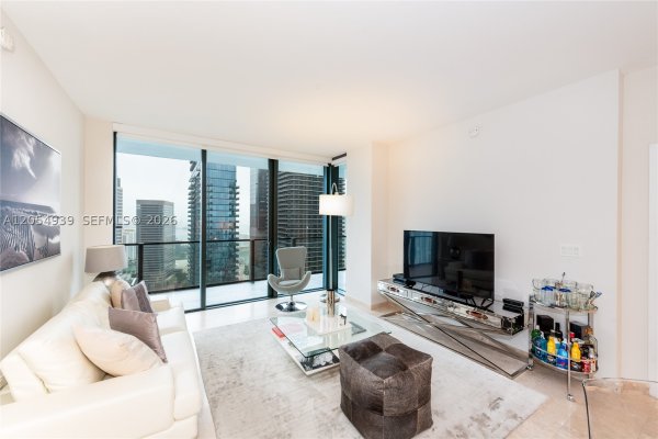 88 SW 7th St #3005 Miami, FL 33130