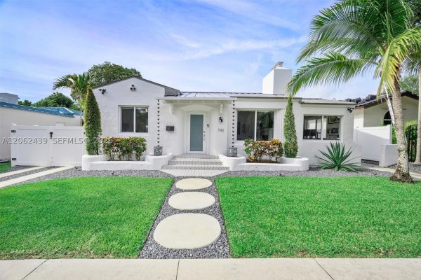 742 NE 82nd Ter Miami, FL 33138