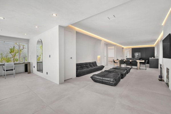 120 NE 25th Miami, FL 33137