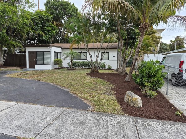 6130 NE 7th Fort Lauderdale, FL 33334