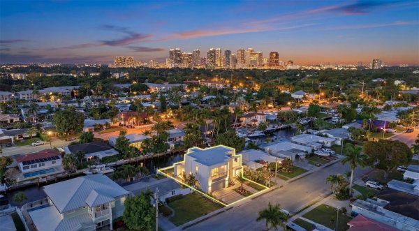 1113 Avocado Fort Lauderdale, FL 33315