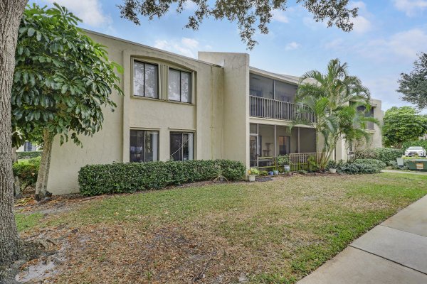 150 Pineview #C4 Jupiter, FL 33469