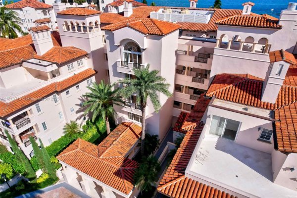 19237 Fisher Is Dr #19237 Miami Beach, FL 33109
