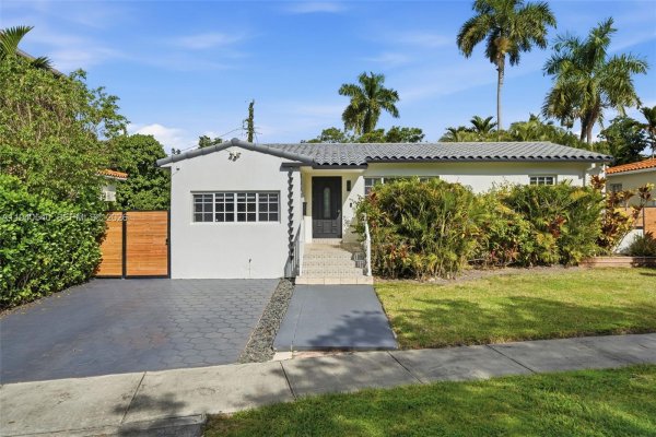 3681 SW 21st St Miami, FL 33145