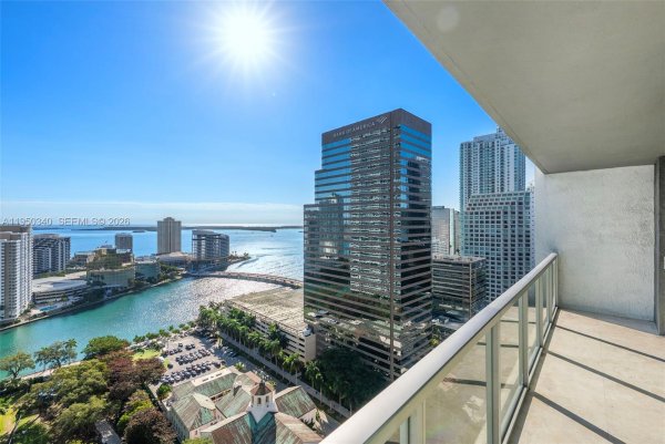 500 Brickell Ave #2901 Miami, FL 33131