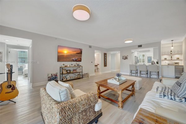 7588 SW 102nd St #203 Pinecrest, FL 33156