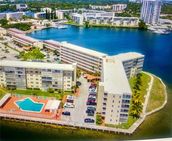 Undisclosed Address Aventura, FL 33160