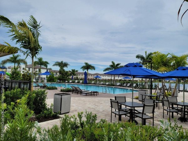 21018 NE 8th Ave #21018 Miami, FL 33179