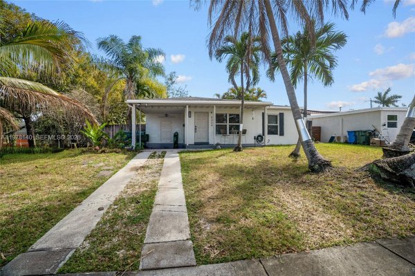 5324 NE 3rd Ter Oakland Park, FL 33334