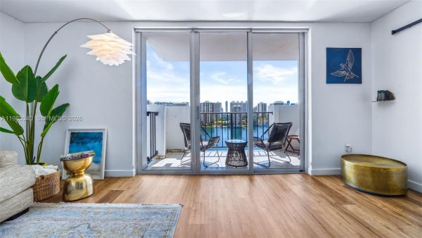 2750 NE 183rd St #1610 Aventura, FL 33160