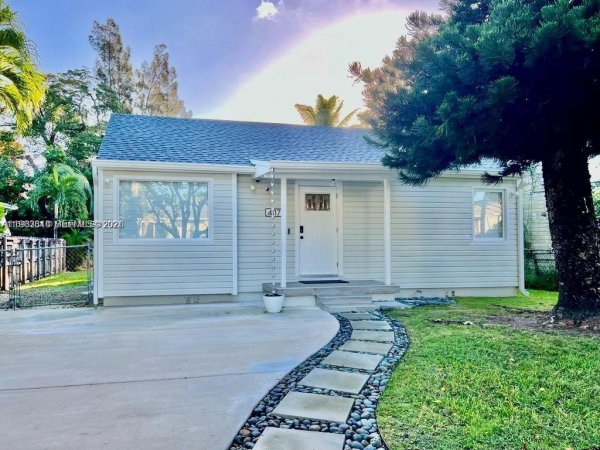 4117 SW 62nd Ave South Miami, FL 33155