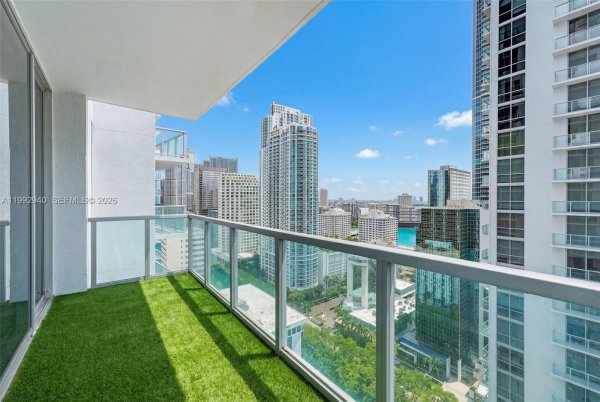 1050 Brickell Ave #2510 Miami, FL 33131