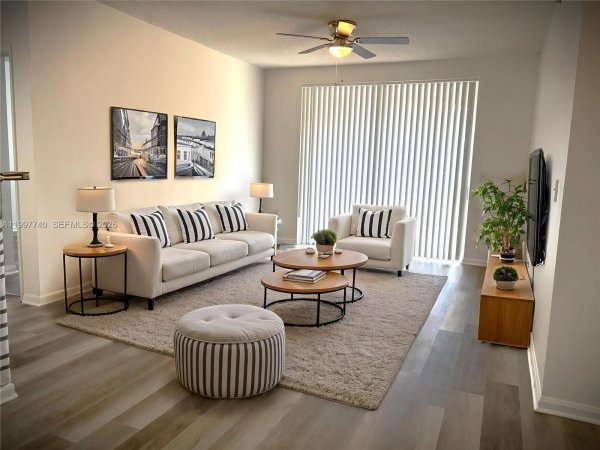 8050 N Nob Hl Rd #105 Tamarac, FL 33321