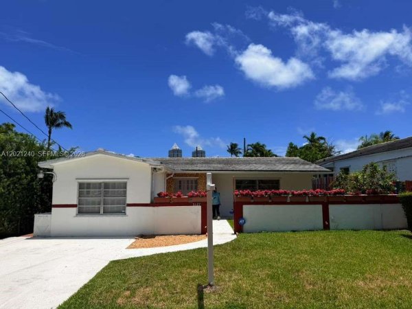 5127 Alton Rd Miami Beach, FL 33140