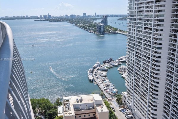 1750 N Bayshore Dr #3106 Miami, FL 33132