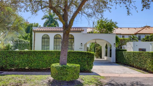 426 Aragon Ave Coral Gables, FL 33134