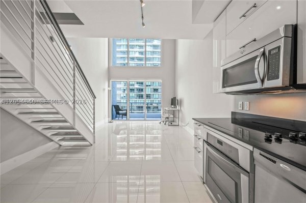 60 SW 13th St #3618 Miami, FL 33130