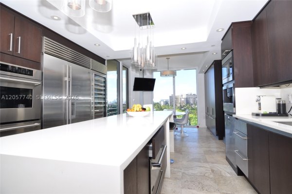 430 Grand Bay Dr #708 Key Biscayne, FL 33149