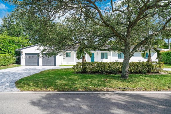 739 Blue Rd Coral Gables, FL 33146