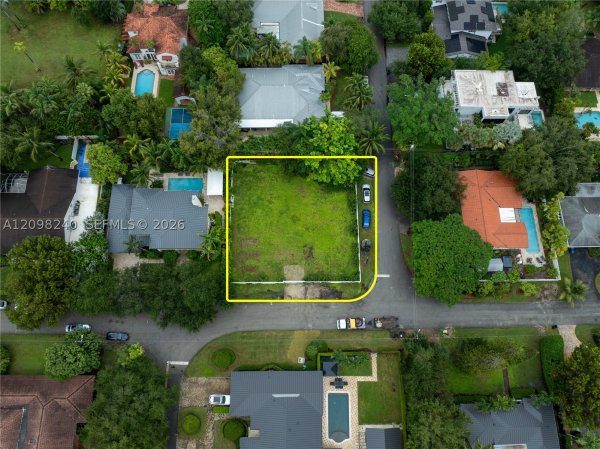 6001 SW 82nd St South Miami, FL 33143
