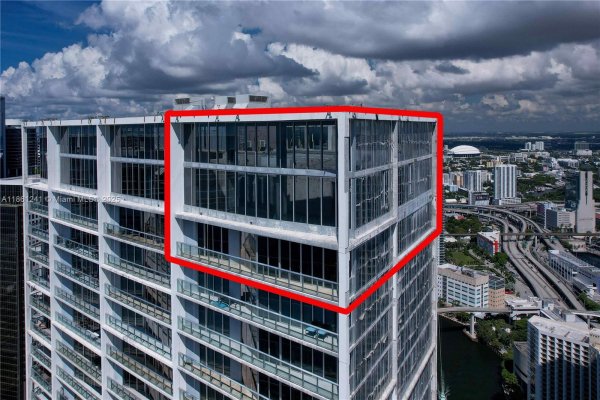 465 Brickell Ave #PH5701 Miami, FL 33131 465 Brickell Ave #PH5701 Miami, FL 33131