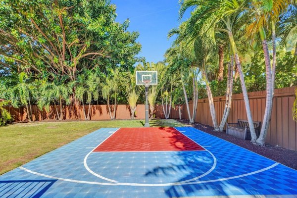 3757 Prairie Ave Miami Beach, FL 33140