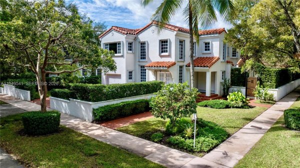 1900 Pizarro St Coral Gables, FL 33134