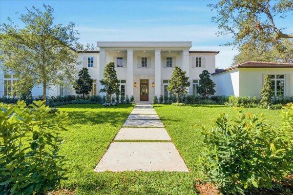 5940 SW 100th Ter Pinecrest, FL 33156