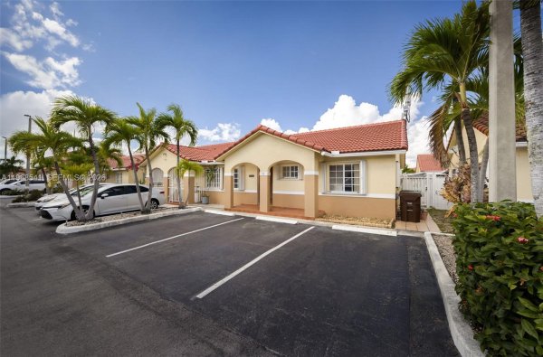 7101 W 24th Ave #55 Hialeah, FL 33016