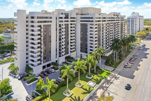 600 Biltmore Way #1018 Coral Gables, FL 33134