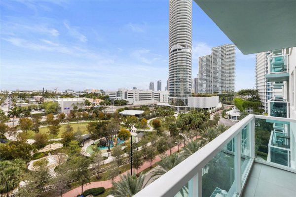 650 West Ave #908 Miami Beach, FL 33139