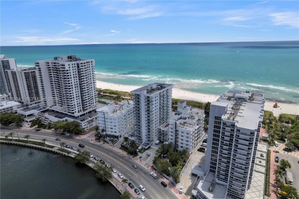 2457 Collins Ave #201 Miami Beach, FL 33140