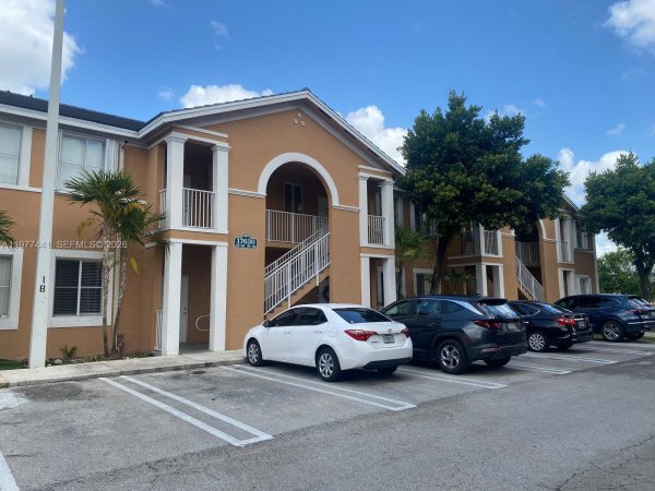 17630 NW 73rd Ave #102-4 Hialeah, FL 33015