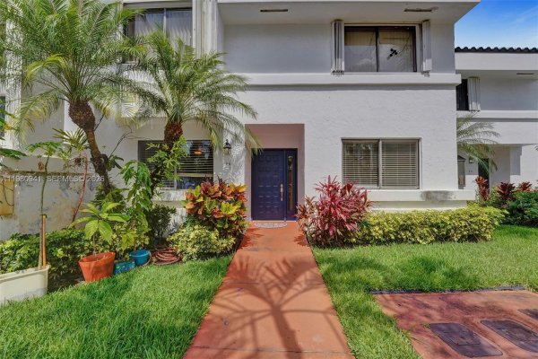 21300 San Simeon Way #P6 Miami, FL 33179