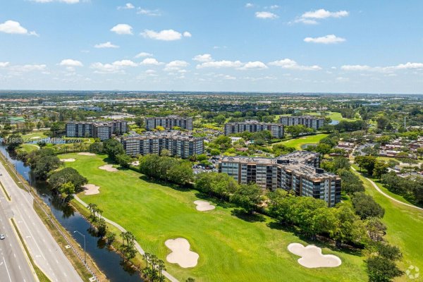 1000 E Saint Charles Pl #519 Pembroke Pines, FL 33026