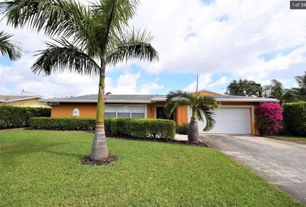 1003 SW 24th Ave Boynton Beach, FL 33426