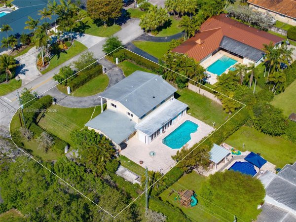 7390 SW 114th St Pinecrest, FL 33156